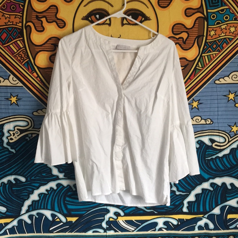 NWOT White 3 1/4 Bell Sleeve Button Down